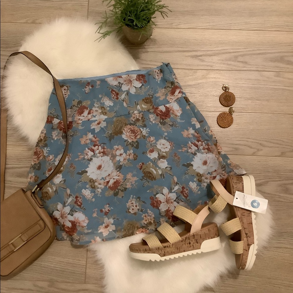 Altar’d state floral skirt size large❤️❤️❤️❤️